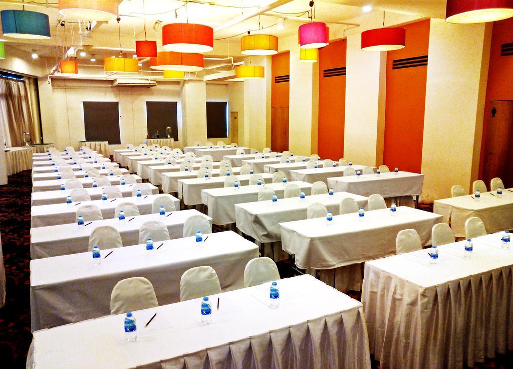 Iyarin @ Tuk Chang Hotel Bangkok Eksteriør bilde